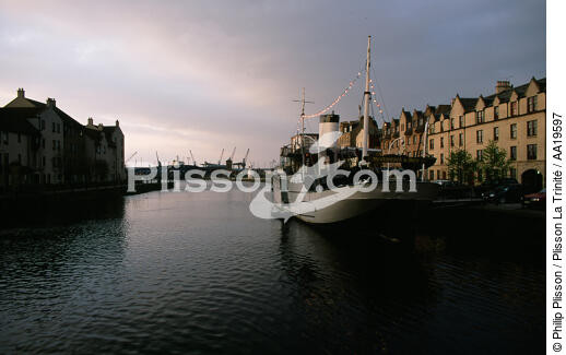 Le port de Leith, faubourg d'Edimbourg - © Philip Plisson / Plisson La Trinité / AA19597 - Nos reportages photos - Edinburgh