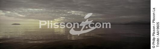 Le Firth of Lorn, bras de mer entre le Mainland et l'île de Mull - © Philip Plisson / Plisson La Trinité / AA19605 - Nos reportages photos - Ile [Eco]