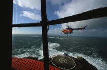 Le phare Black Rock en Irlande © Philip Plisson / Plisson La Trinité / AA19676 - Nos reportages photos - Hélicoptère