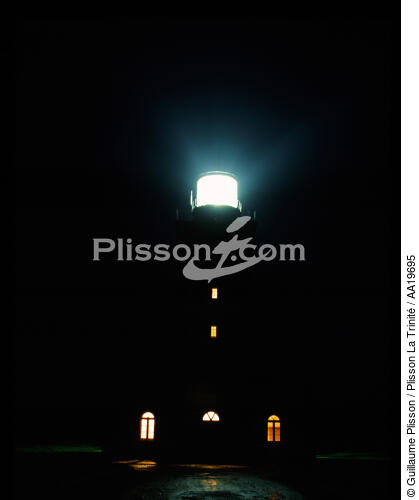 Goulphar Lighthouse in france - © Guillaume Plisson / Plisson La Trinité / AA19695 - Photo Galleries - Night