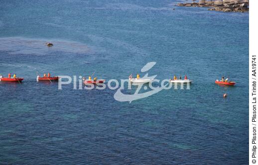 Pêche a la palourde en Galice - © Philip Plisson / Plisson La Trinité / AA19741 - Nos reportages photos - Barque