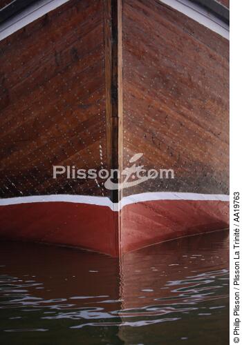 In Dubaï Creek - © Philip Plisson / Plisson La Trinité / AA19763 - Photo Galleries - Hull of boat