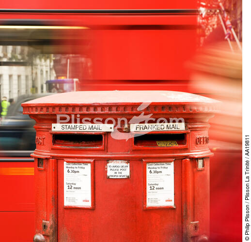 Mail box. - © Philip Plisson / Plisson La Trinité / AA19811 - Photo Galleries - London