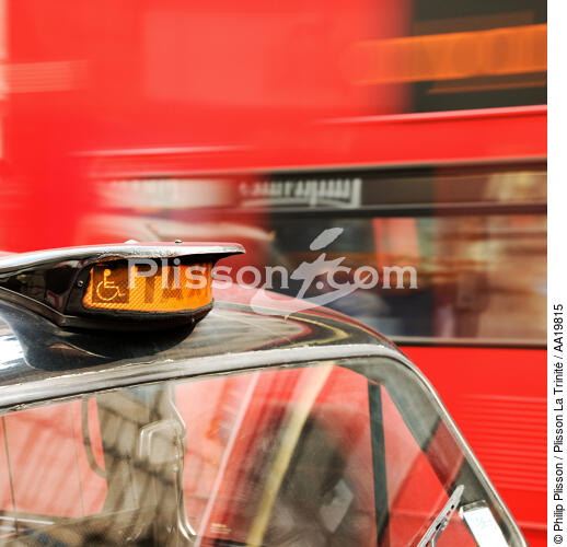 Taxi à Londres. - © Philip Plisson / Plisson La Trinité / AA19815 - Nos reportages photos - Taxi