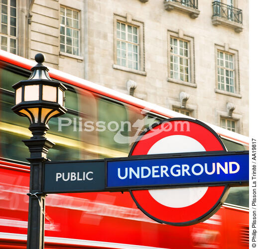 London tube. - © Philip Plisson / Plisson La Trinité / AA19817 - Photo Galleries - Road transport