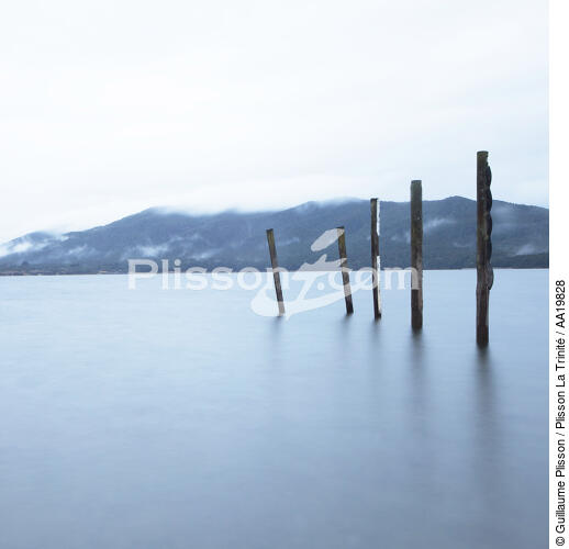 Lake Te Anau. - © Guillaume Plisson / Plisson La Trinité / AA19828 - Nos reportages photos - Format carré