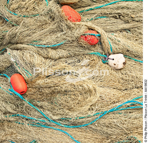 Fishing nets. - © Philip Plisson / Plisson La Trinité / AA19832 - Photo Galleries - Sea decoration