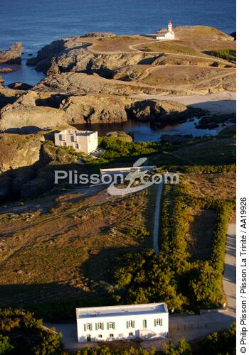 Belle-Ile,pointe des Poulains et fort de Sarah Bernhardt au premier plan. - © Philip Plisson / Plisson La Trinité / AA19926 - Nos reportages photos - Phare [56]
