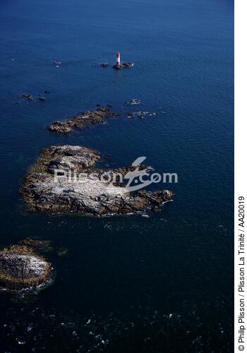 Hoedic,le phare des Grands Cardinaux. - © Philip Plisson / Plisson La Trinité / AA20019 - Nos reportages photos - Phare [56]