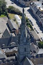 Le clocher de la basilique de Saint-Anne-d'Auray. © Philip Plisson / Plisson La Trinité / AA20221 - Nos reportages photos - Détails