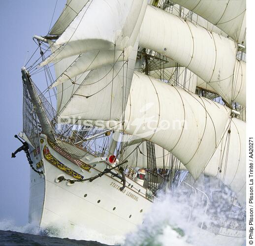 Sous le vent du Statsraad Lehmkuhl. - © Philip Plisson / Plisson La Trinité / AA20271 - Nos reportages photos - Grand voilier
