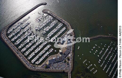 Port de Pornichet. - © Philip Plisson / Plisson La Trinité / AA20313 - Nos reportages photos - Ponton