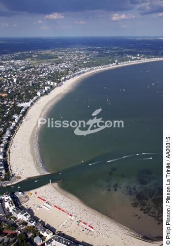 Pouliguen port and beach of La Baule. - © Philip Plisson / Plisson La Trinité / AA20315 - Photo Galleries - Pier