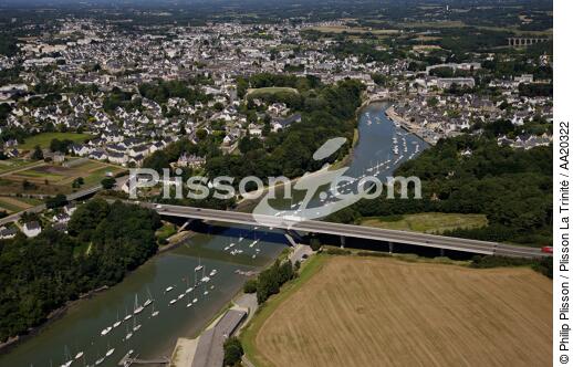 Saint-Goustan,pont d'Auray. - © Philip Plisson / Plisson La Trinité / AA20322 - Nos reportages photos - Auray [Rivière d']