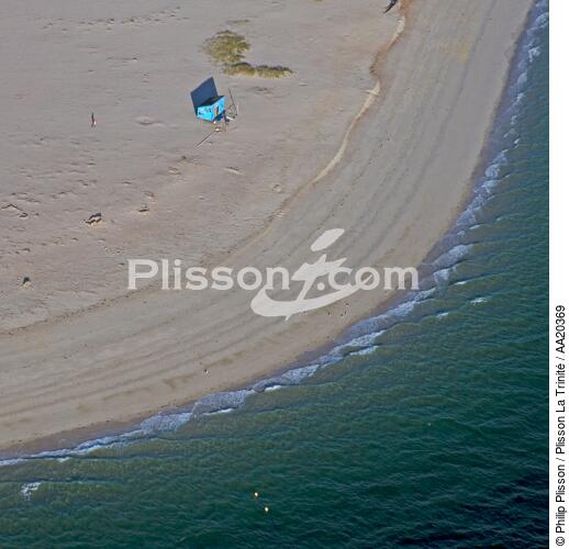 Beach of the Grands Sables, Groix island. - © Philip Plisson / Plisson La Trinité / AA20369 - Photo Galleries - Square format