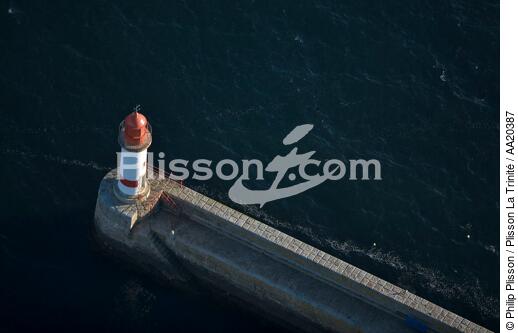 Phare babord de Port-Tudy,ile de Groix. - © Philip Plisson / Plisson La Trinité / AA20387 - Nos reportages photos - Flotte