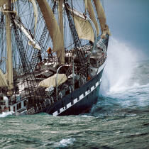 Belem tall ship © Philip Plisson / Plisson La Trinité / AA20442 - Photo Galleries - Rough seas