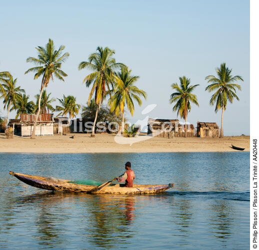 Belo sur mer - © Philip Plisson / Plisson La Trinité / AA20448 - Photo Galleries - Square format