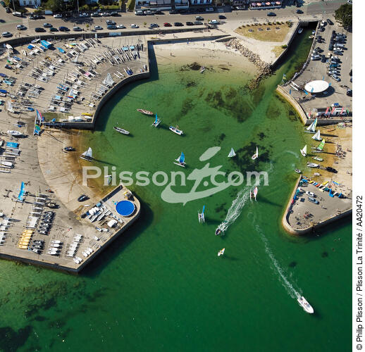 Le yacht club de Carnac. - © Philip Plisson / Plisson La Trinité / AA20472 - Nos reportages photos - Format carré