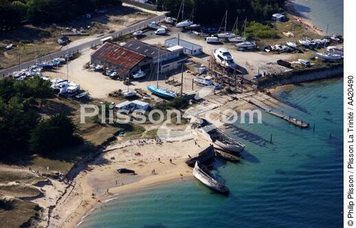 Chantier naval,rivière d'Etel. - © Philip Plisson / Plisson La Trinité / AA20490 - Nos reportages photos - Epave