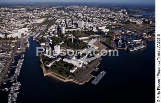 Port de Lorient. - © Philip Plisson / Plisson La Trinité / AA20510 - Nos reportages photos - Flotte