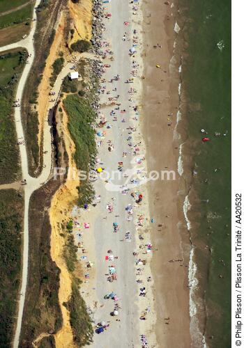Penestin beach. - © Philip Plisson / Plisson La Trinité / AA20532 - Photo Galleries - Crowd