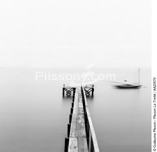 embarcadère. - © Guillaume Plisson / Plisson La Trinité / AA20570 - Nos reportages photos - Format carré