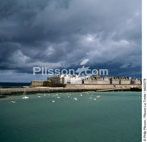 Saint-Malo - © Philip Plisson / Plisson La Trinité / AA20578 - Photo Galleries - Emerald Coast [The]