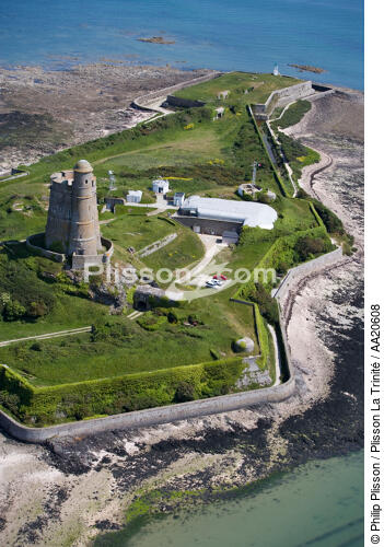 Le fort de la Hougue. - © Philip Plisson / Plisson La Trinité / AA20608 - Nos reportages photos - Fort