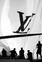 Louis Vuitton Pacific Series © Guillaume Plisson / Plisson La Trinité / AA20726 - Nos reportages photos - Noir et blanc