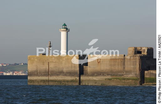 Le phare de Boulogne. - © Philip Plisson / Plisson La Trinité / AA20921 - Nos reportages photos - Digue
