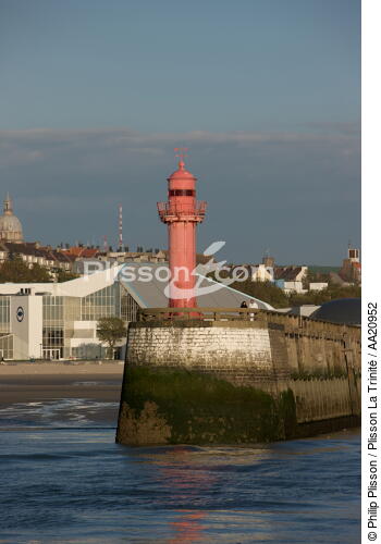 Boulogne. - © Philip Plisson / Plisson La Trinité / AA20952 - Nos reportages photos - Nord-Pas-de-Calais
