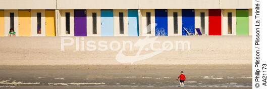 Le Touquet. - © Philip Plisson / Plisson La Trinité / AA21173 - Nos reportages photos - Cabine de plage