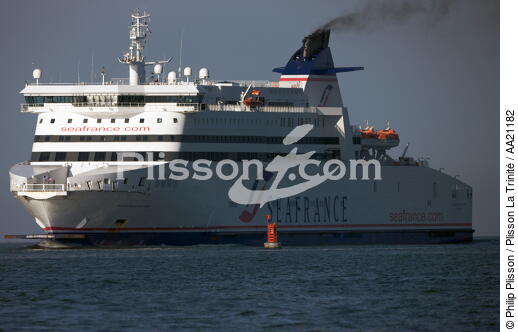 Calais. - © Philip Plisson / Plisson La Trinité / AA21182 - Nos reportages photos - Ferry