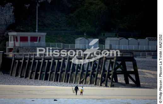 De Dieppe à St Valery en Caux. - © Philip Plisson / Plisson La Trinité / AA21252 - Nos reportages photos - Seine Maritime
