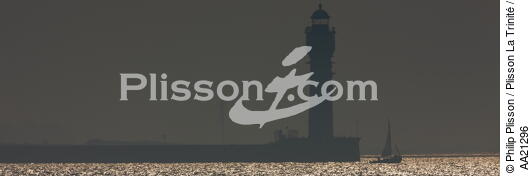 Dunkerque. - © Philip Plisson / Plisson La Trinité / AA21296 - Photo Galleries - Harbour light