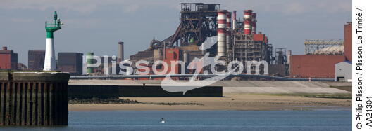 Dunkerque. - © Philip Plisson / Plisson La Trinité / AA21304 - Photo Galleries - From Dunkerque to la Baie de Somme