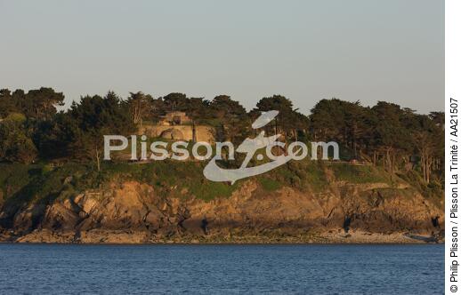Near Saint-Malo. - © Philip Plisson / Plisson La Trinité / AA21507 - Photo Galleries - Emerald Coast [The]