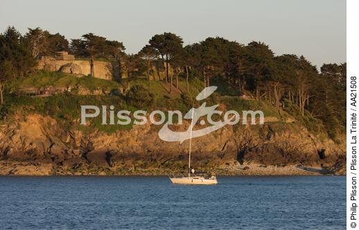 Near Saint-Malo. - © Philip Plisson / Plisson La Trinité / AA21508 - Photo Galleries - Emerald Coast [The]