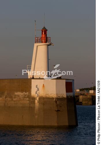 Le Môle des Noires à Saint-Malo. - © Philip Plisson / Plisson La Trinité / AA21509 - Nos reportages photos - Feu de port