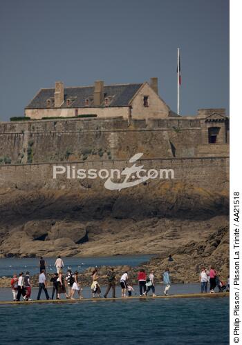 Le Fort National devant Saint-Malo. - © Philip Plisson / Plisson La Trinité / AA21518 - Nos reportages photos - Côte d'Emeraude [la]