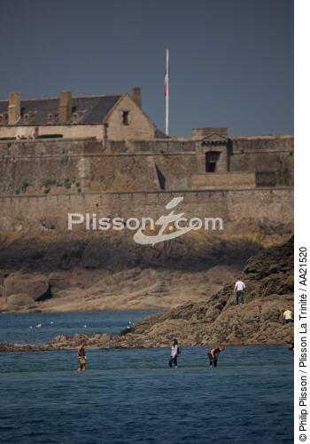 Le Fort National devant Saint-Malo. - © Philip Plisson / Plisson La Trinité / AA21520 - Nos reportages photos - Ille & Vilaine
