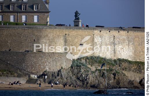 Saint-Malo. - © Philip Plisson / Plisson La Trinité / AA21525 - Photo Galleries - Ille & Vilaine