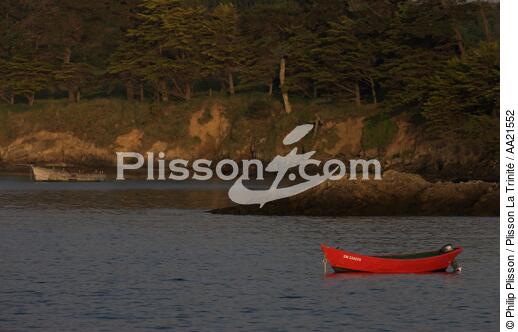 Rothéneuf - © Philip Plisson / Plisson La Trinité / AA21552 - Photo Galleries - Small boat