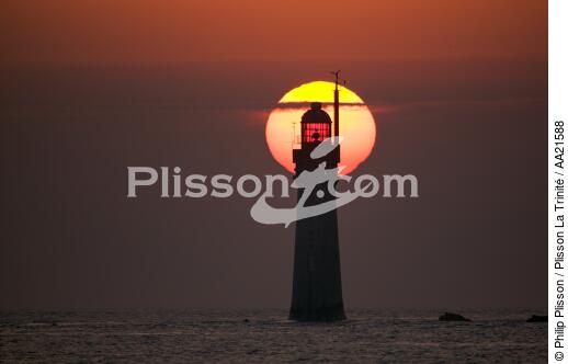 Le phare du Grand Jardin devant St Malo. - © Philip Plisson / Plisson La Trinité / AA21588 - Nos reportages photos - Phare [35]