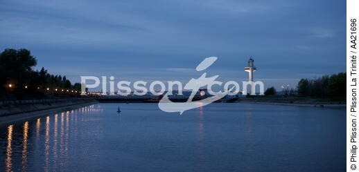 Honfleur. - © Philip Plisson / Plisson La Trinité / AA21696 - Photo Galleries - Moment of the day