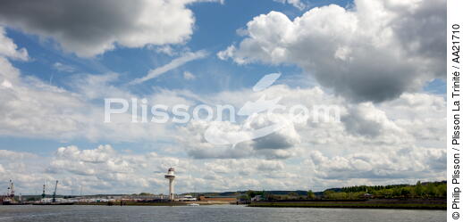 Honfleur. - © Philip Plisson / Plisson La Trinité / AA21710 - Photo Galleries - Sky