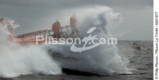 Lifeboat from le Guilvinec - © Philip Plisson / Plisson La Trinité / AA21877 - Photo Galleries - Lifeboat society