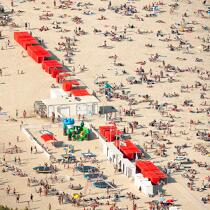 The beach Pouliguen © Philip Plisson / Plisson La Trinité / AA21954 - Photo Galleries - Square format