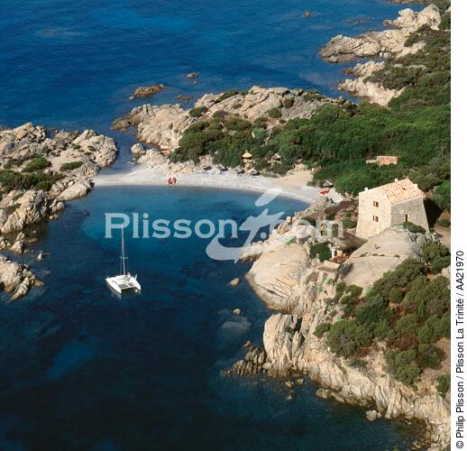 Crique en Corse. - © Philip Plisson / Plisson La Trinité / AA21970 - Nos reportages photos - Format carré